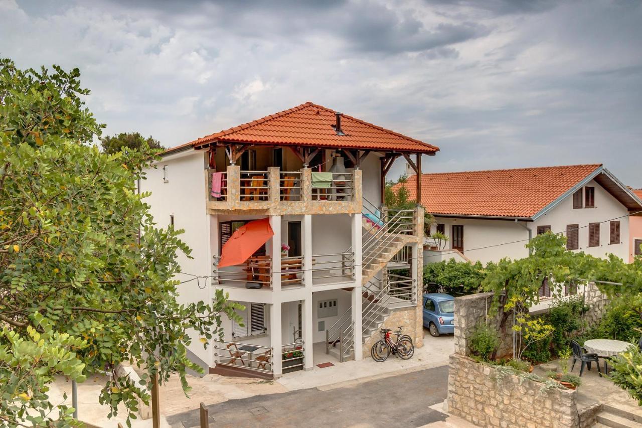 Calma Sea View Rooms Мали-Лошинь Экстерьер фото